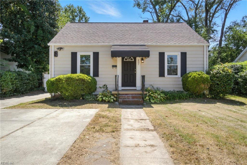 Photo 4 of 30 residential for sale in Norfolk virginia