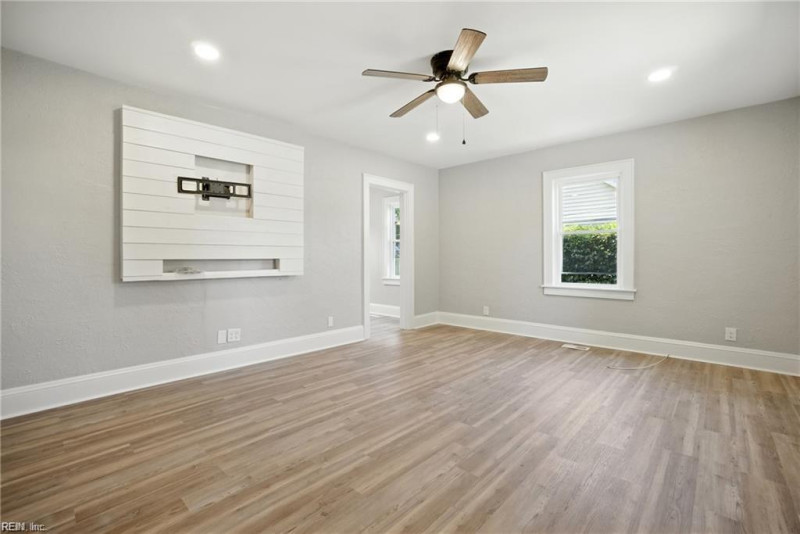 Photo 6 of 30 residential for sale in Norfolk virginia