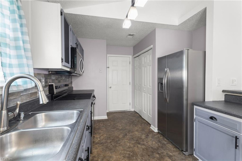 Photo 11 of 26 residential for sale in Virginia Beach virginia