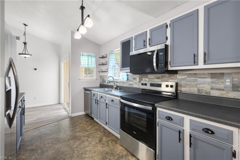 Photo 12 of 26 residential for sale in Virginia Beach virginia
