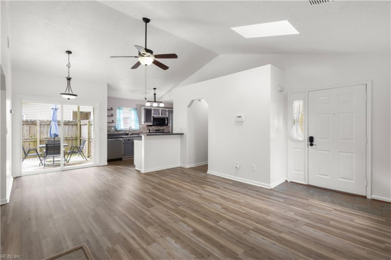 Photo 6 of 26 residential for sale in Virginia Beach virginia
