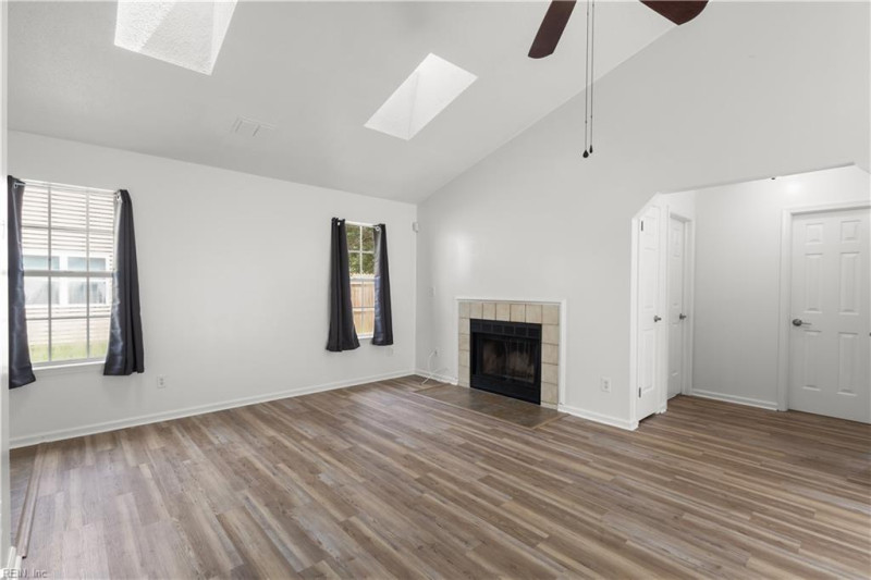 Photo 7 of 26 residential for sale in Virginia Beach virginia