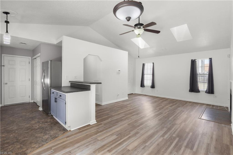 Photo 9 of 26 residential for sale in Virginia Beach virginia