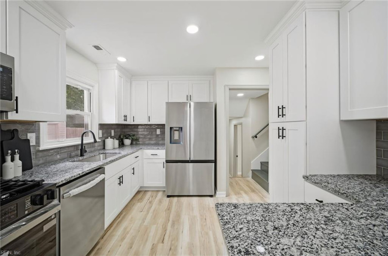 Photo 11 of 47 residential for sale in Norfolk virginia