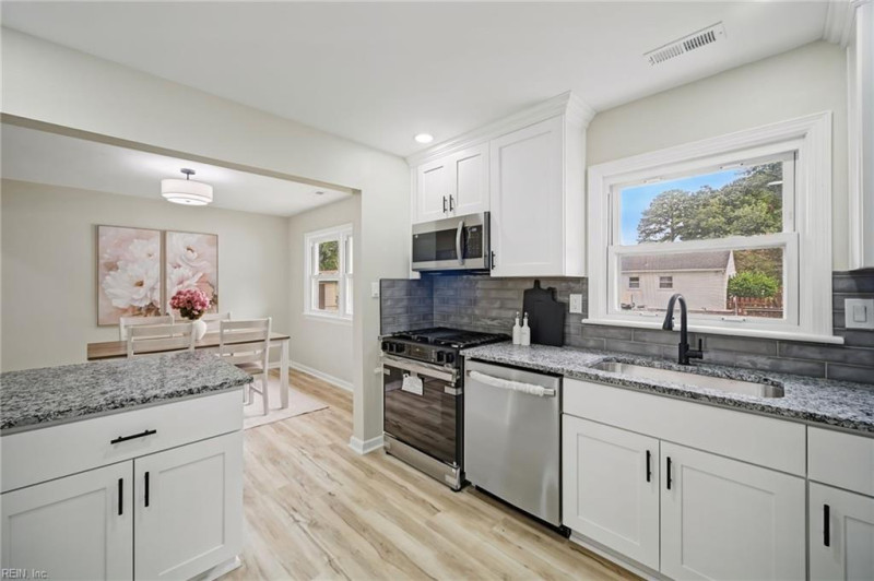 Photo 13 of 47 residential for sale in Norfolk virginia