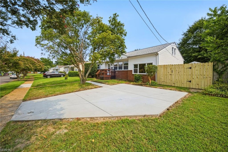 Photo 2 of 47 residential for sale in Norfolk virginia