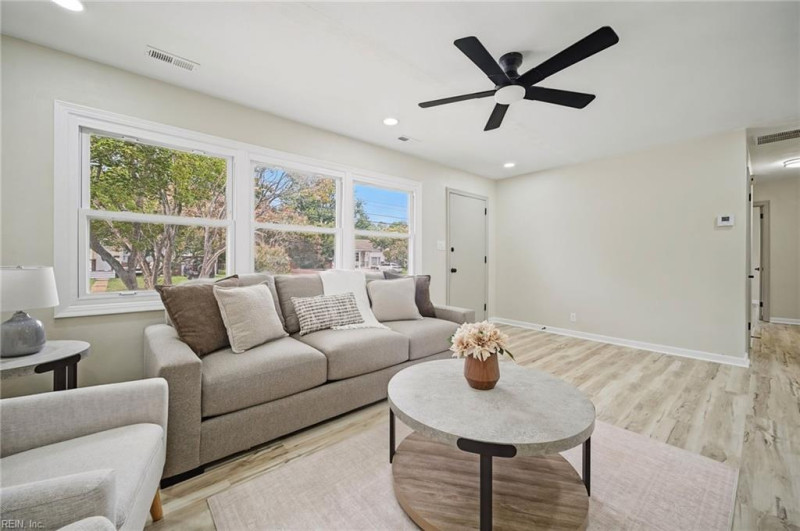 Photo 7 of 47 residential for sale in Norfolk virginia