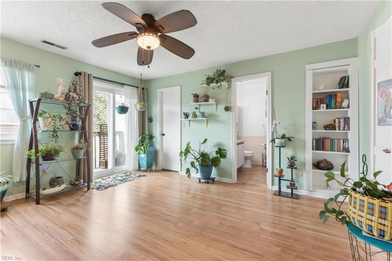 Photo 13 of 46 residential for sale in Norfolk virginia
