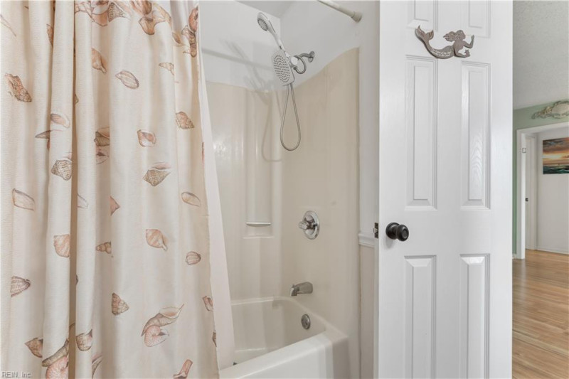 Photo 16 of 46 residential for sale in Norfolk virginia