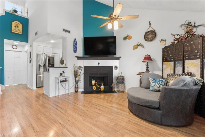 Photo 3 of 46 residential for sale in Norfolk virginia