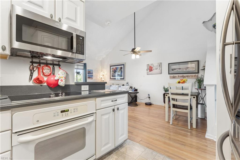 Photo 9 of 46 residential for sale in Norfolk virginia