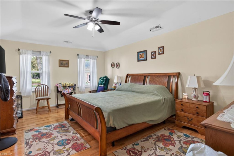 Photo 15 of 31 residential for sale in Chesapeake virginia