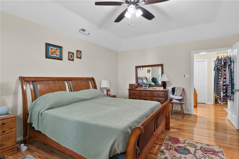Photo 17 of 31 residential for sale in Chesapeake virginia