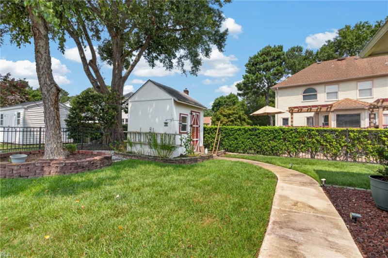 Photo 28 of 31 residential for sale in Chesapeake virginia