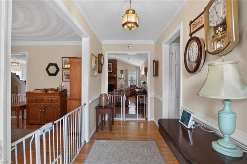 Photo 3 of 31 residential for sale in Chesapeake virginia