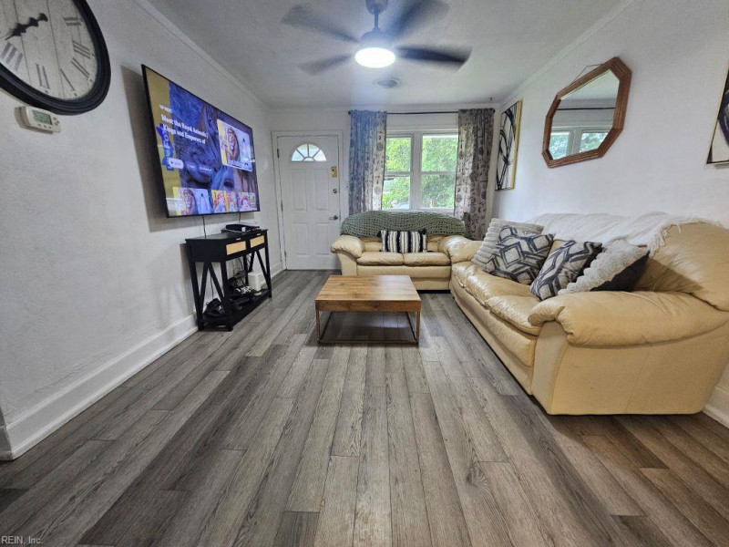 Photo 10 of 28 residential for sale in Portsmouth virginia