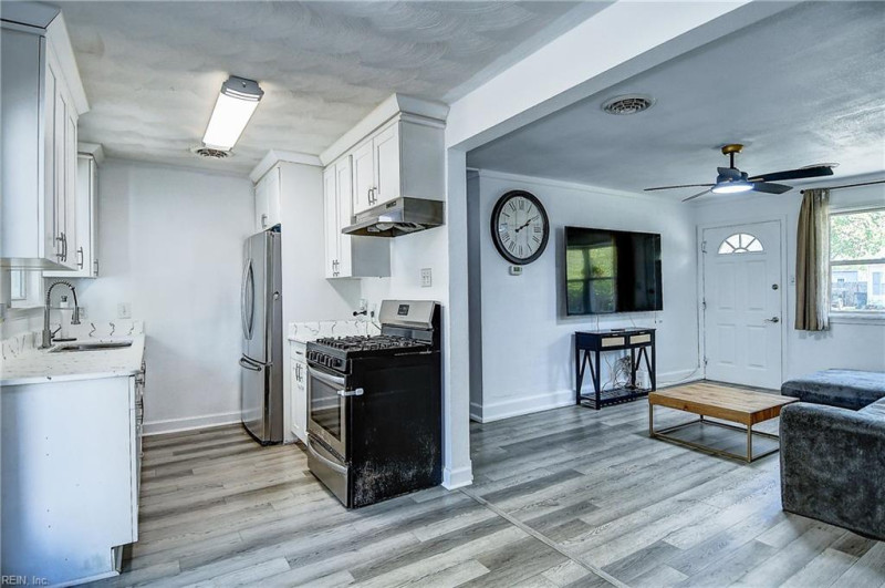 Photo 7 of 28 residential for sale in Portsmouth virginia
