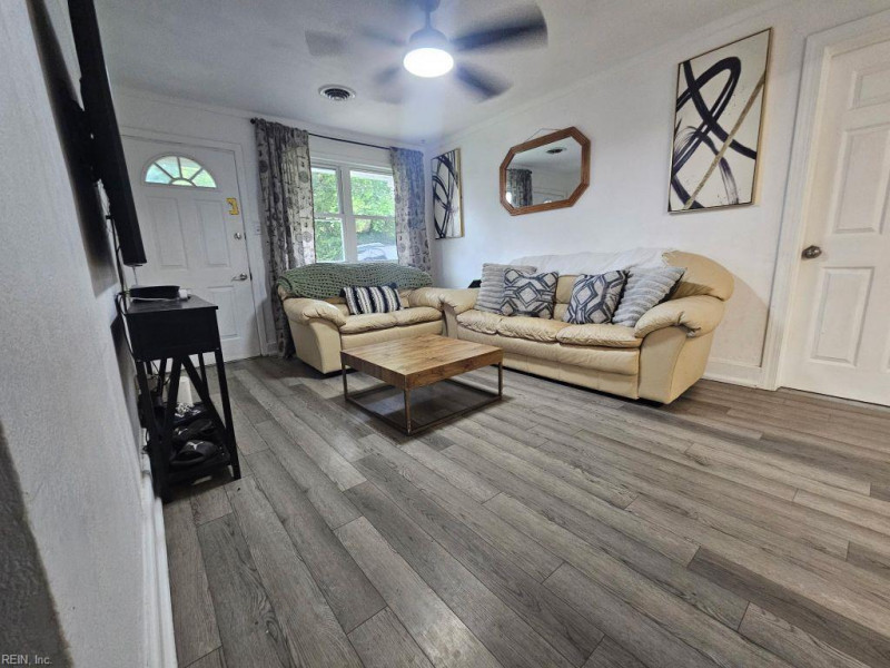 Photo 9 of 28 residential for sale in Portsmouth virginia