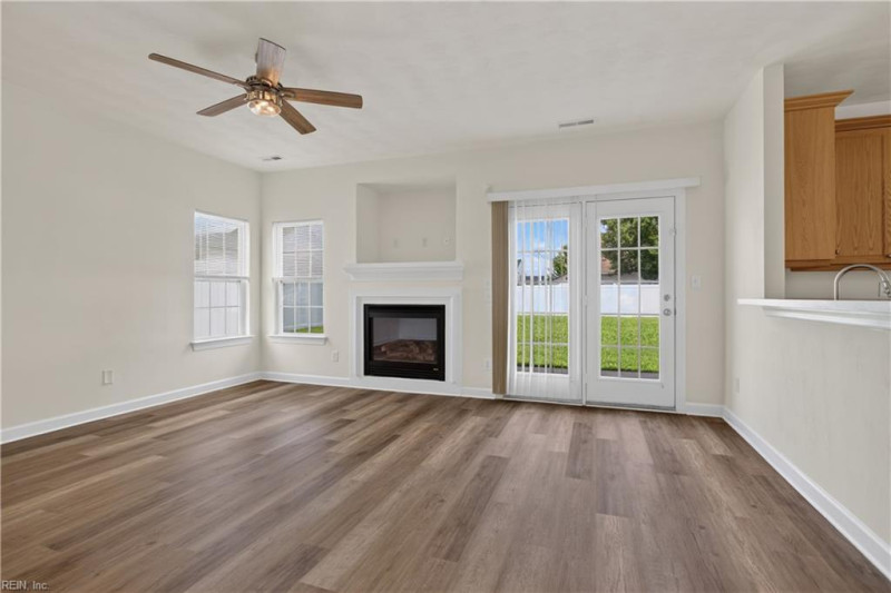 Photo 14 of 46 residential for sale in Virginia Beach virginia