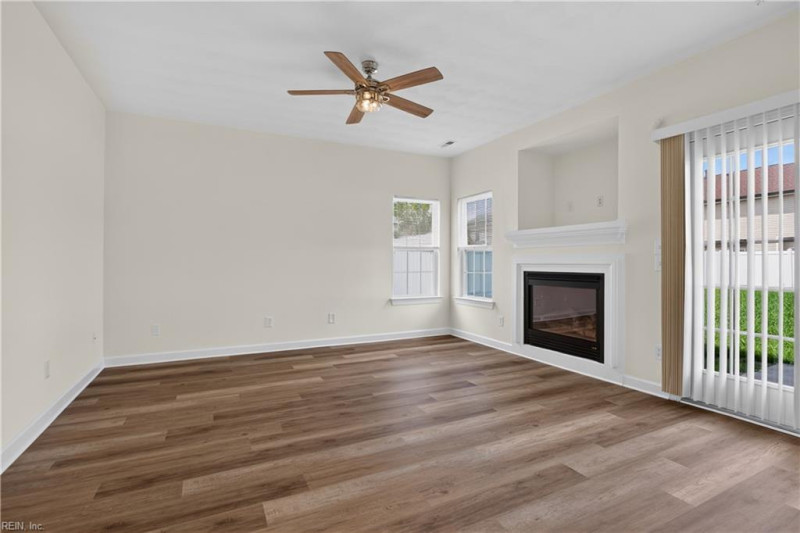 Photo 15 of 46 residential for sale in Virginia Beach virginia