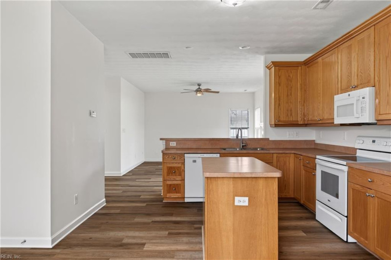 Photo 21 of 46 residential for sale in Virginia Beach virginia