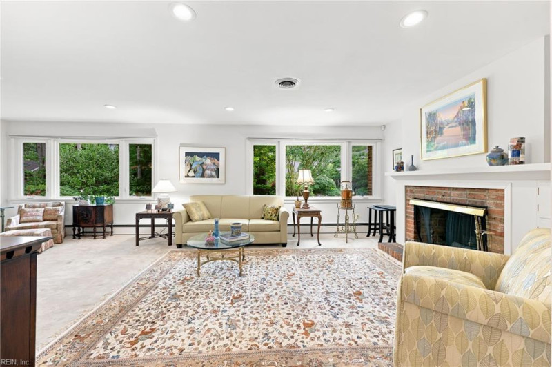 Photo 12 of 48 residential for sale in Norfolk virginia