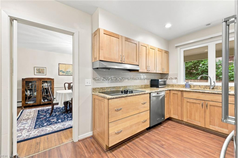 Photo 16 of 48 residential for sale in Norfolk virginia