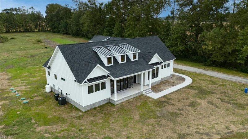 Photo 5 of 29 residential for sale in Isle of Wight County virginia