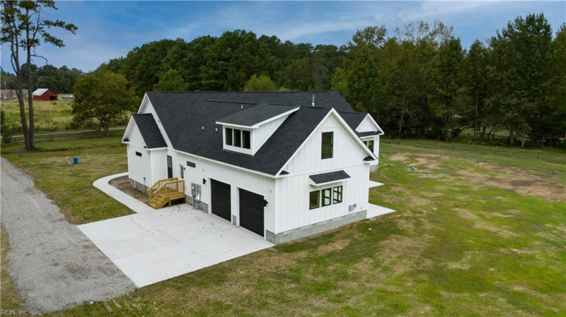 Photo 8 of 29 residential for sale in Isle of Wight County virginia