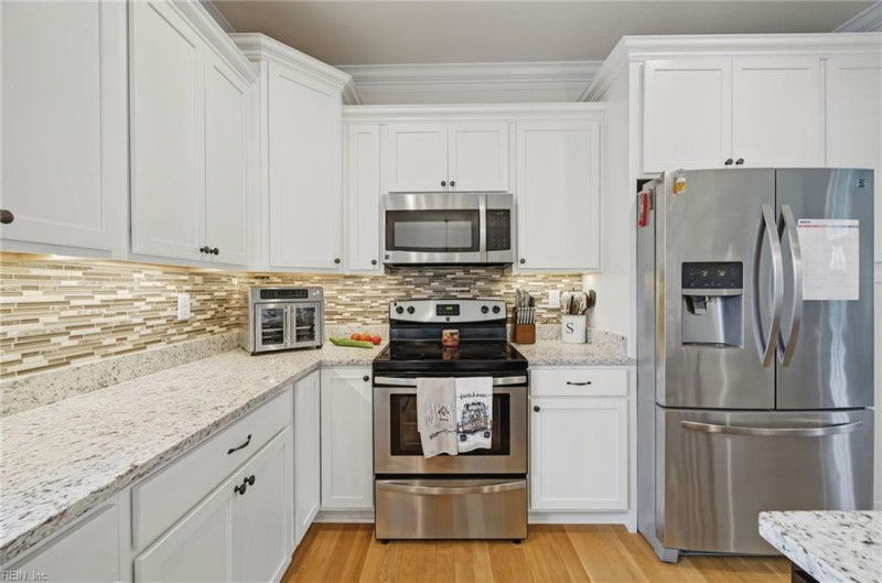 Photo 10 of 33 residential for sale in Suffolk virginia