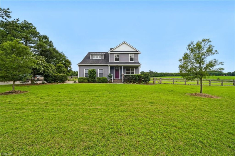 Photo 3 of 33 residential for sale in Suffolk virginia