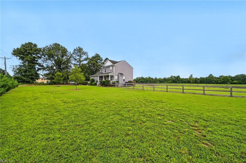 Photo 4 of 33 residential for sale in Suffolk virginia