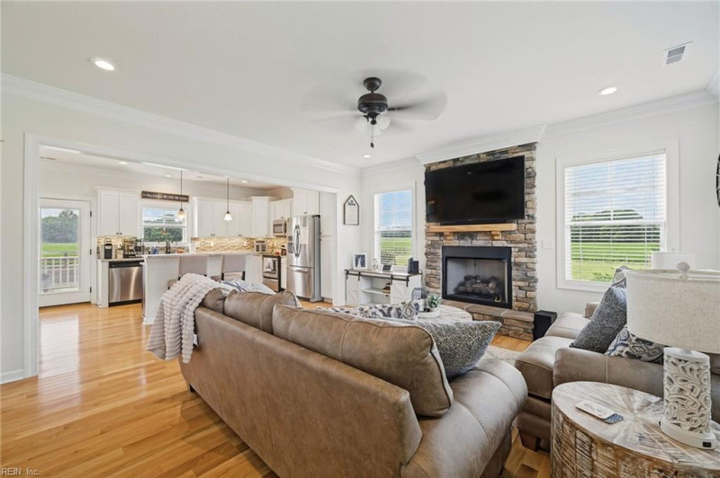 Photo 6 of 33 residential for sale in Suffolk virginia