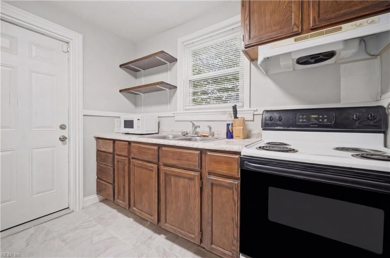 Photo 12 of 29 residential for sale in Norfolk virginia