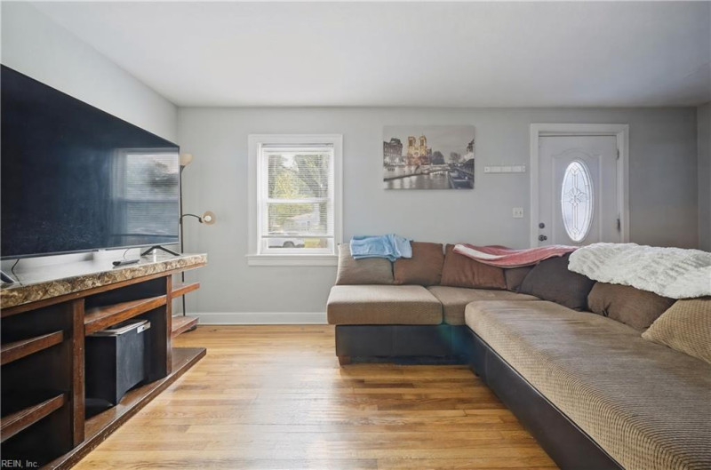 Photo 6 of 29 residential for sale in Norfolk virginia