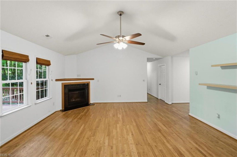 Photo 12 of 44 residential for sale in Mathews County virginia