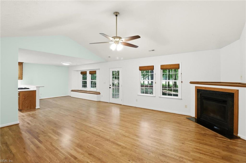 Photo 13 of 44 residential for sale in Mathews County virginia