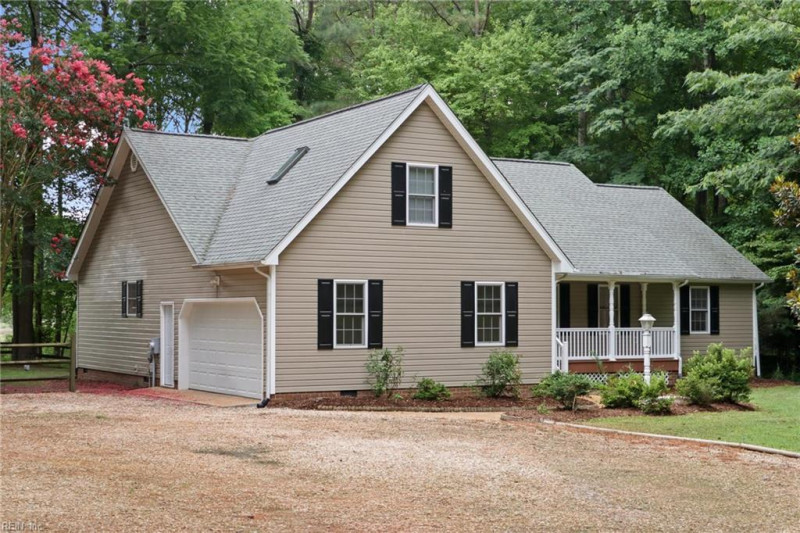 Photo 19 of 44 residential for sale in Mathews County virginia