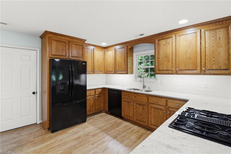 Photo 23 of 44 residential for sale in Mathews County virginia