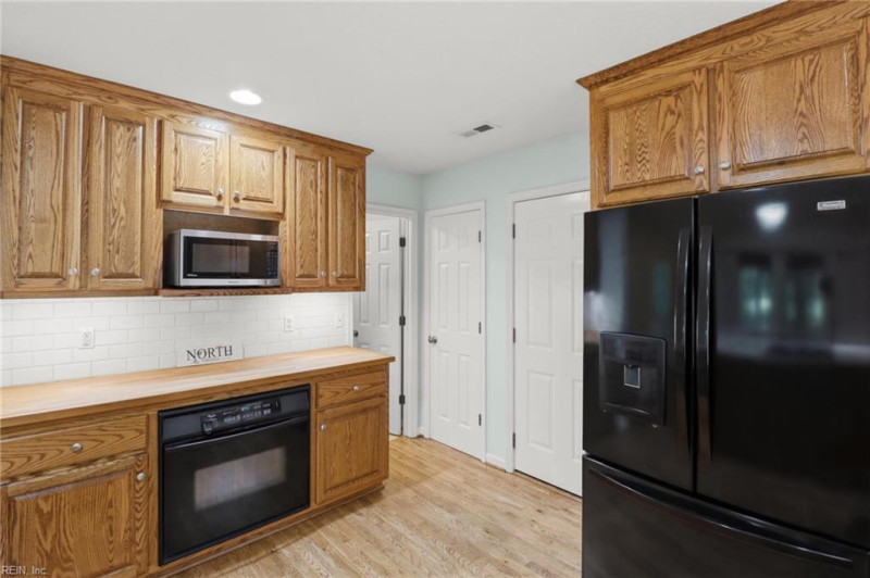 Photo 24 of 44 residential for sale in Mathews County virginia