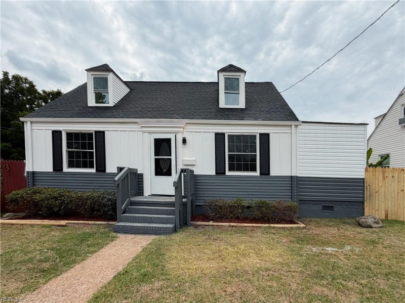 Photo 1 of 10 residential for sale in Portsmouth virginia