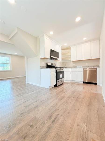 Photo 5 of 10 residential for sale in Portsmouth virginia