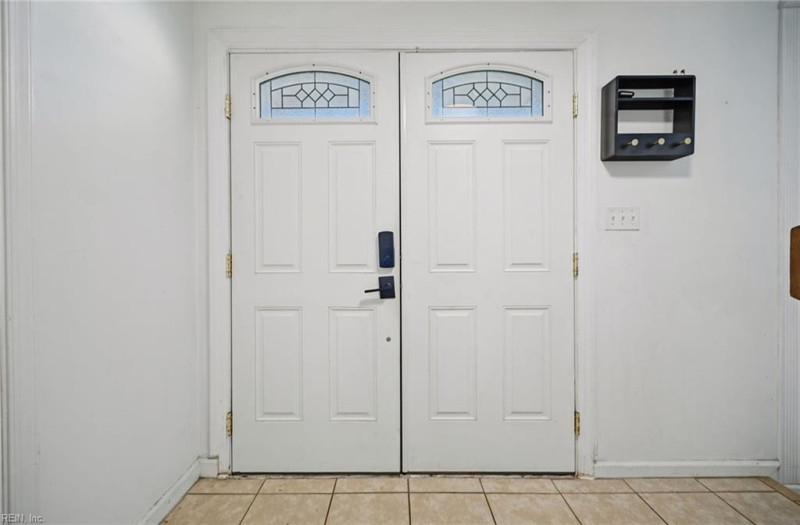 Photo 6 of 29 residential for sale in Chesapeake virginia Photo 6 of 29 residential for sale in Chesapeake virginia