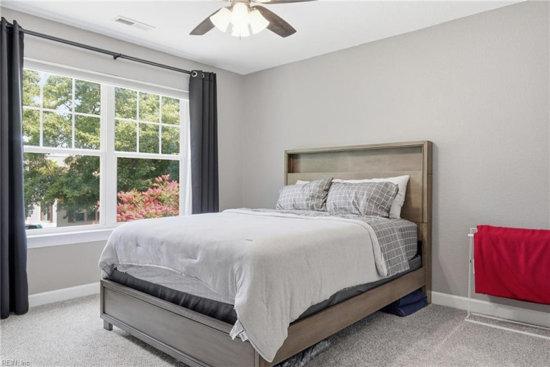 Photo 17 of 26 residential for sale in Chesapeake virginia