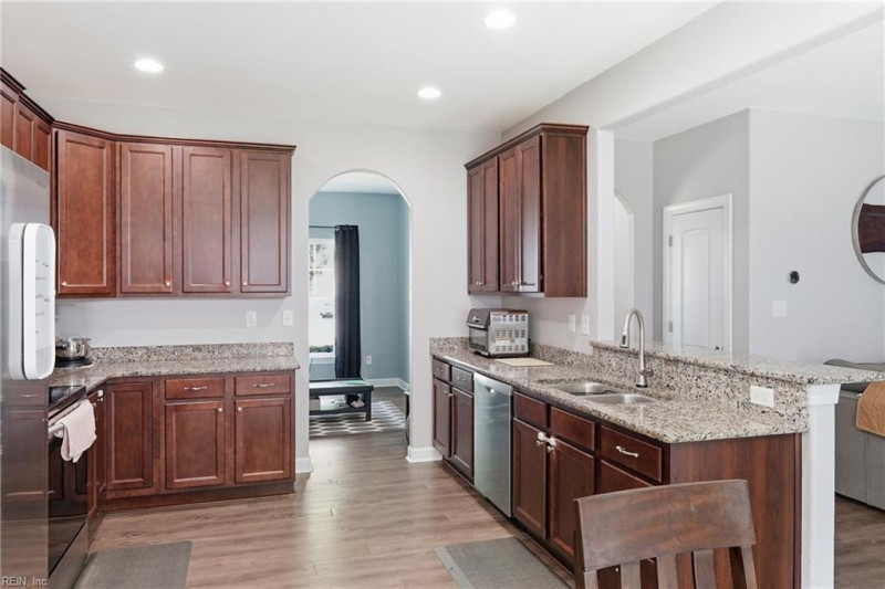 Photo 5 of 26 residential for sale in Chesapeake virginia