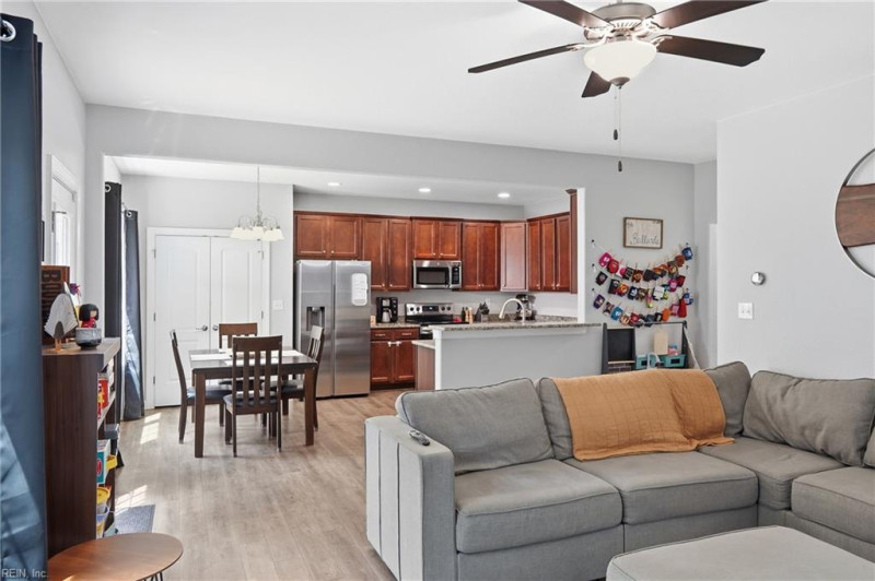 Photo 8 of 26 residential for sale in Chesapeake virginia