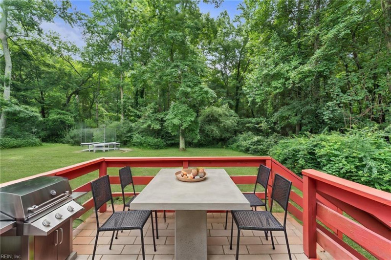 Photo 10 of 49 residential for sale in Suffolk virginia