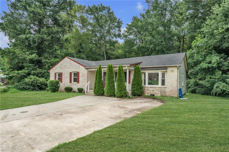 Photo 3 of 49 residential for sale in Suffolk virginia