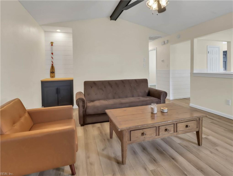 Photo 4 of 18 residential for sale in Virginia Beach virginia