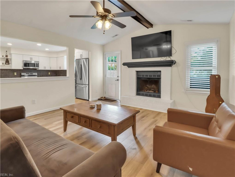 Photo 5 of 18 residential for sale in Virginia Beach virginia